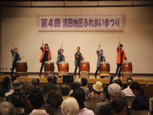 元気な演奏、響楽太鼓