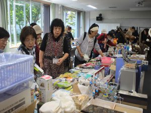 大人気の激安バザー