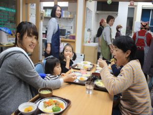 お母さんも一緒に