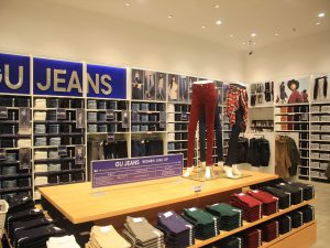 GUのジーンズ売り場