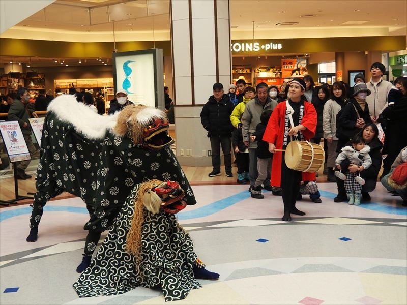 新春を祝う獅子舞のイメージ